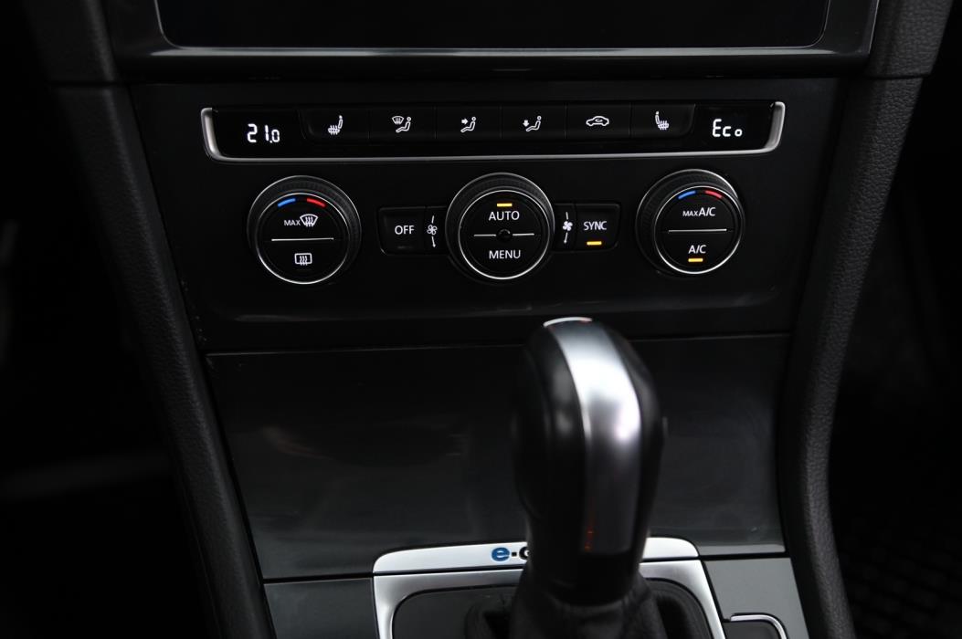 VOLKSWAGEN Golf 2020