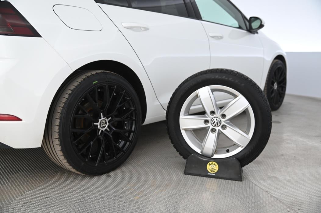 VOLKSWAGEN Golf 2020