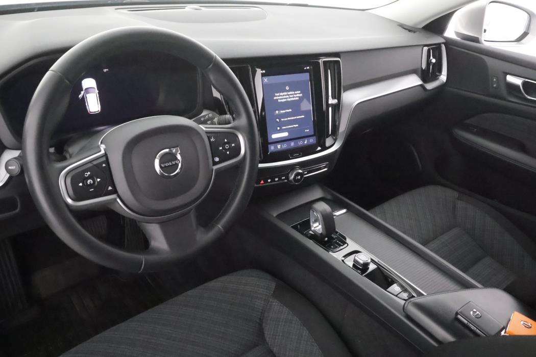 VOLVO V60 2023