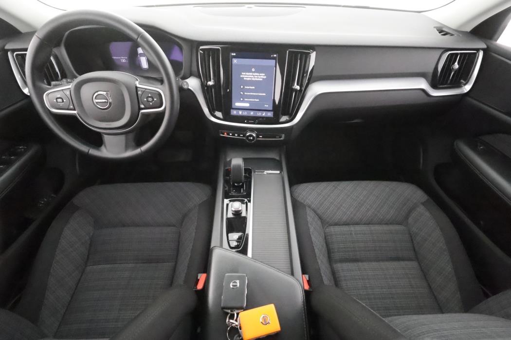 VOLVO V60 2023