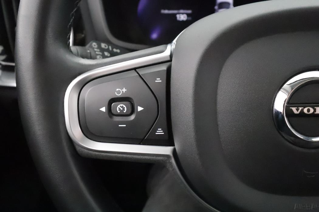 VOLVO V60 2023
