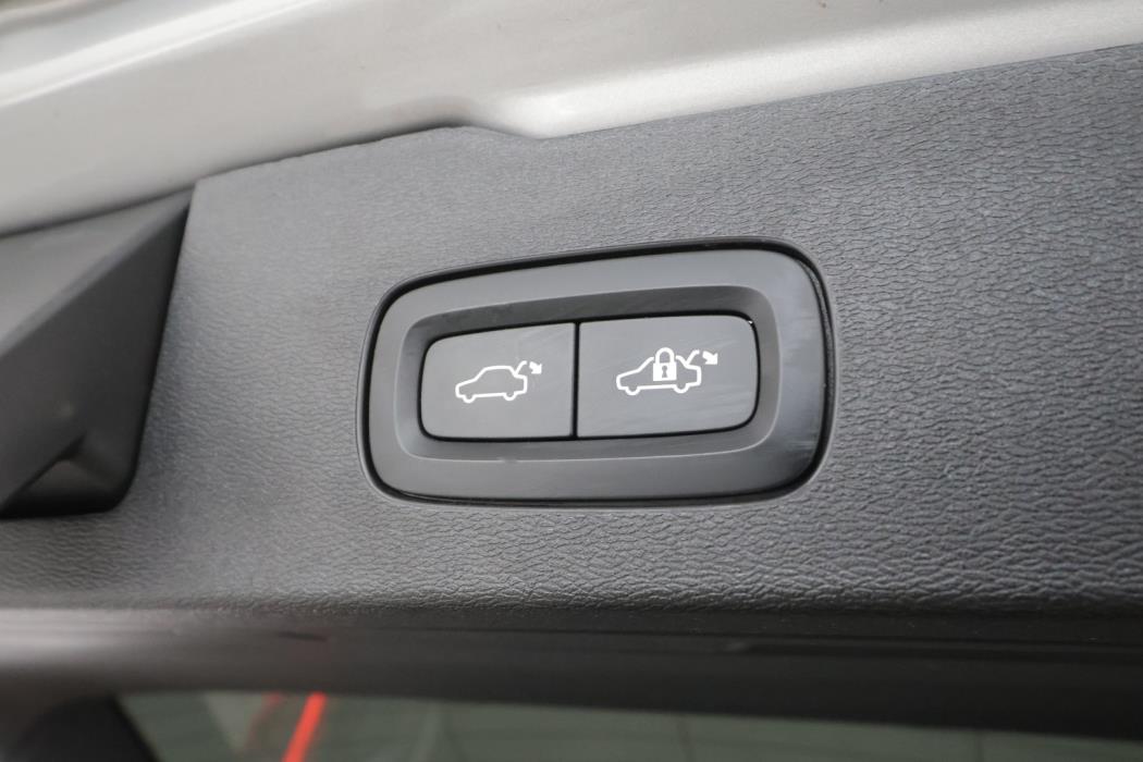VOLVO V60 2023