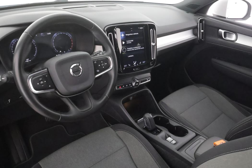 VOLVO XC40 2021
