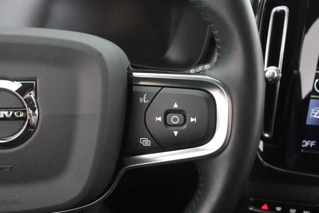 VOLVO XC40 2021