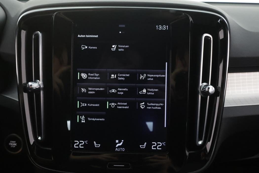 VOLVO XC40 2021
