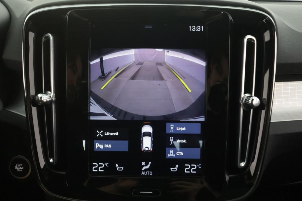 VOLVO XC40 2021