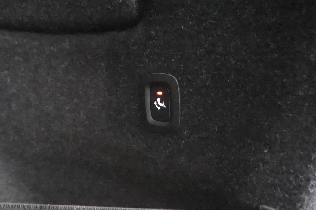 VOLVO XC40 2021