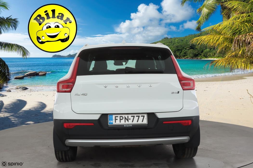 VOLVO XC40 2021