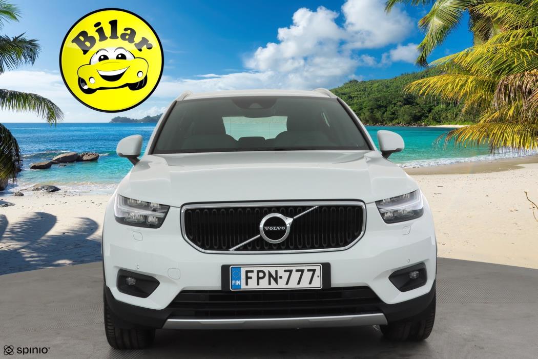 VOLVO XC40 2021