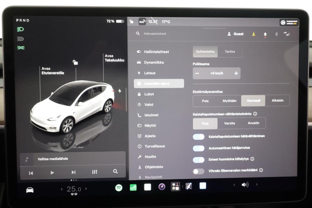 TESLA Model Y 2023