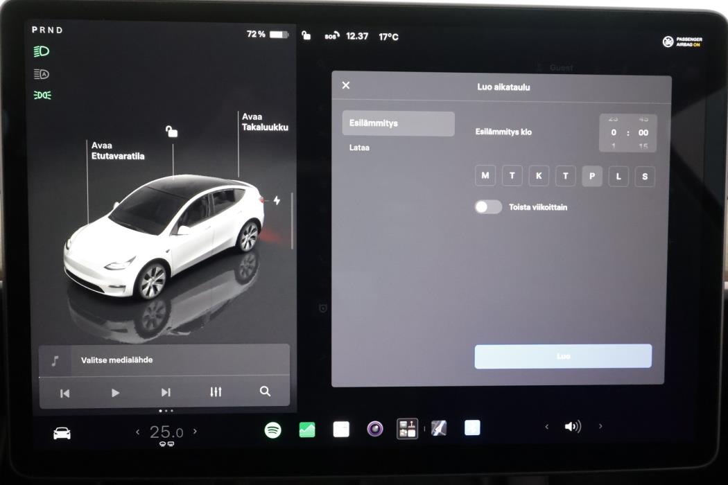 TESLA Model Y 2023