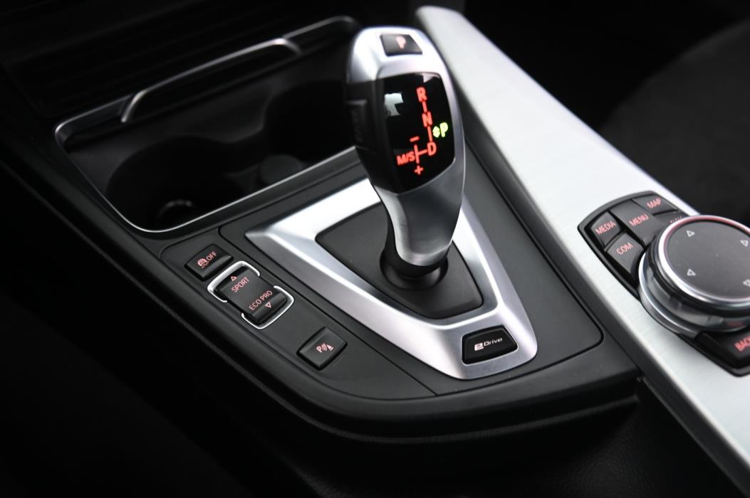 BMW 330 2017