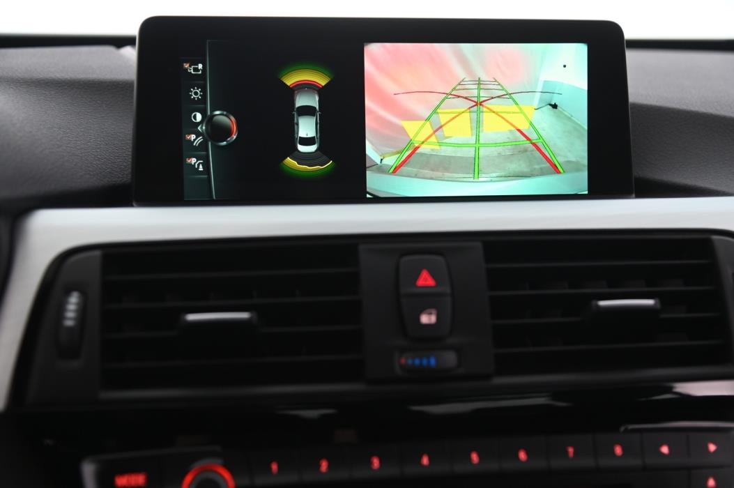 BMW 330 2017