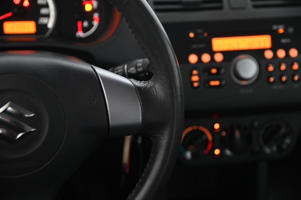 SUZUKI Swift 2007