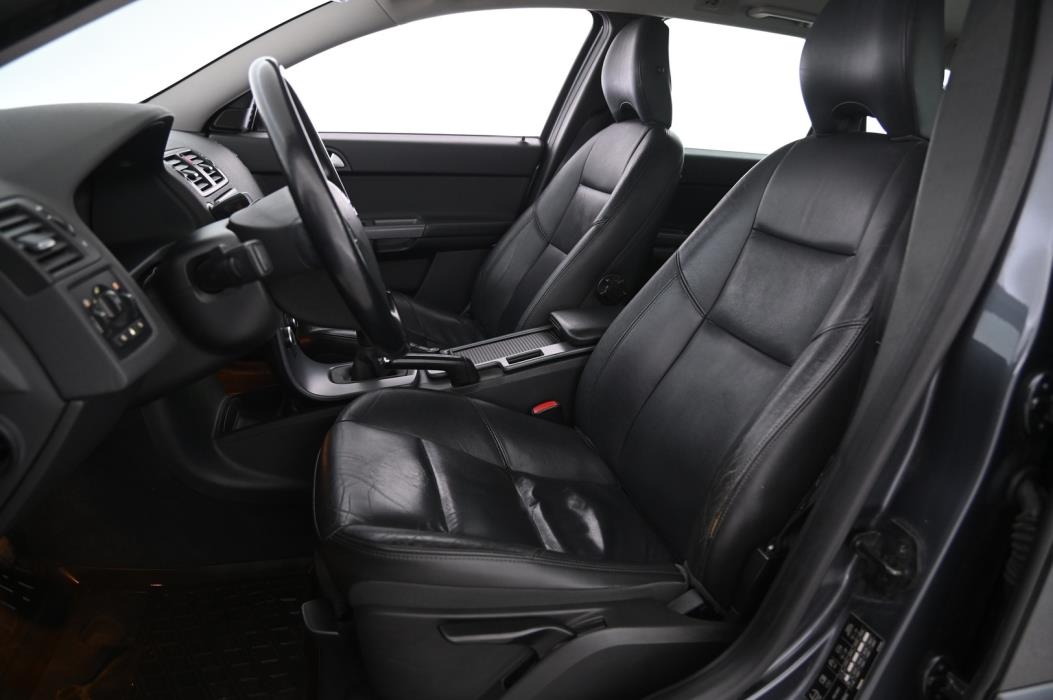 VOLVO V50 2011