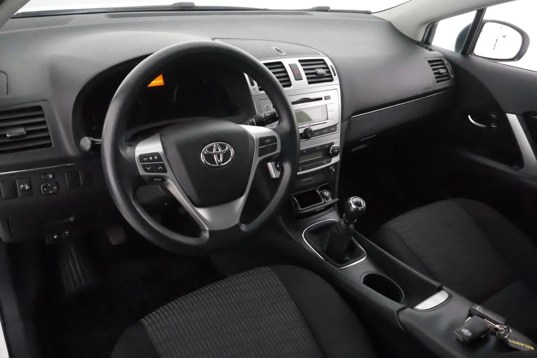 TOYOTA Avensis 2014