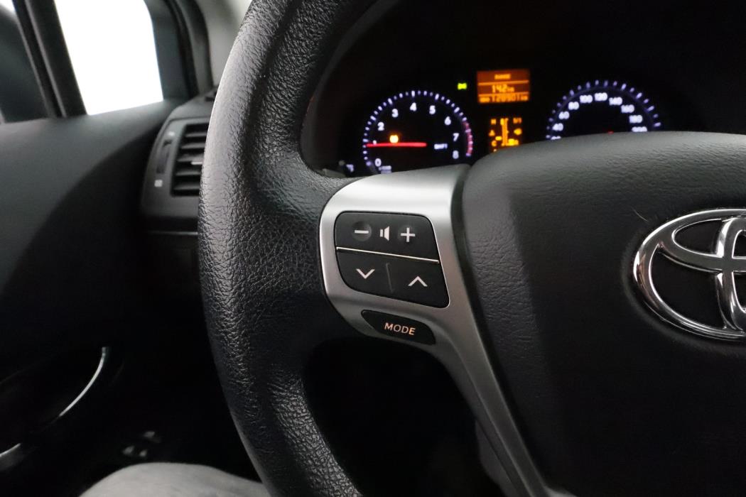 TOYOTA Avensis 2014