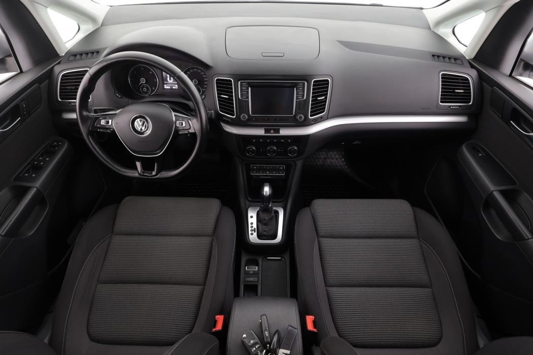 VOLKSWAGEN Sharan 2016