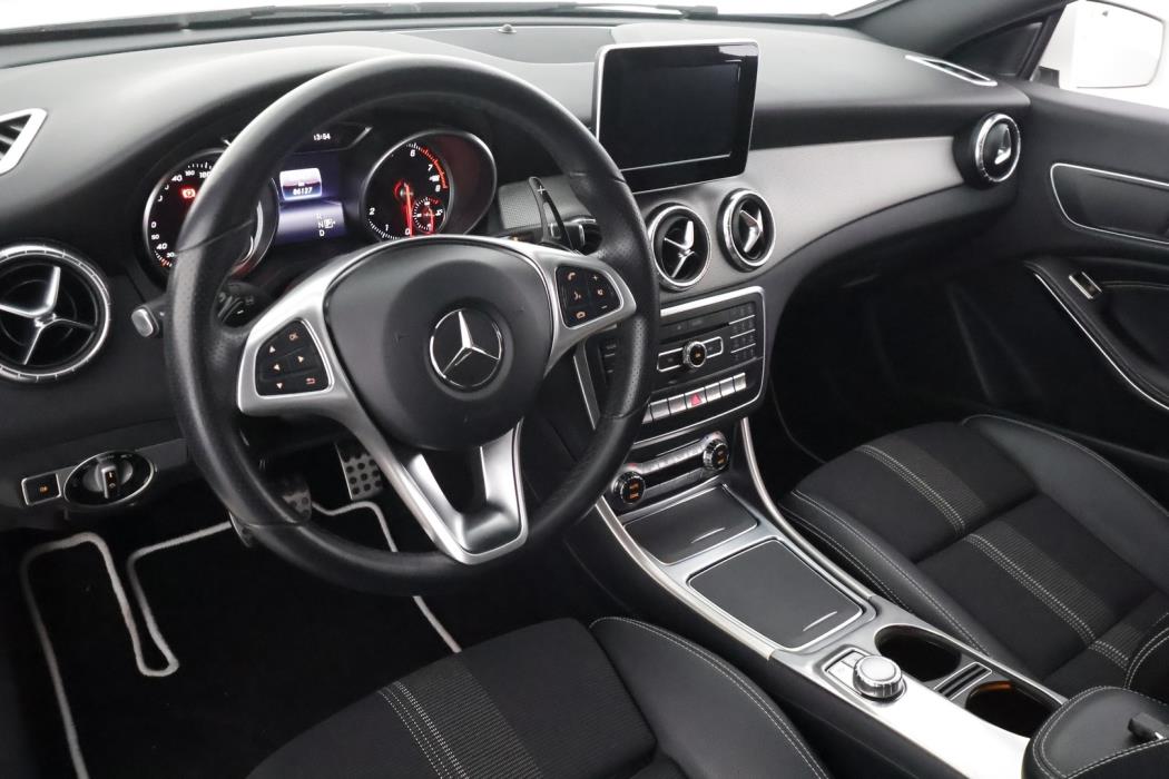 MERCEDES-BENZ CLA 2017