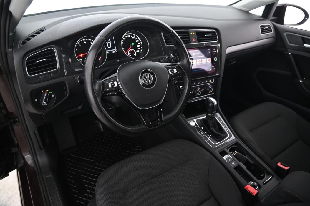 VOLKSWAGEN Golf 2017