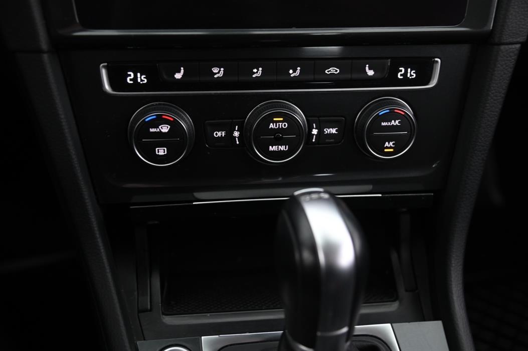 VOLKSWAGEN Golf 2017