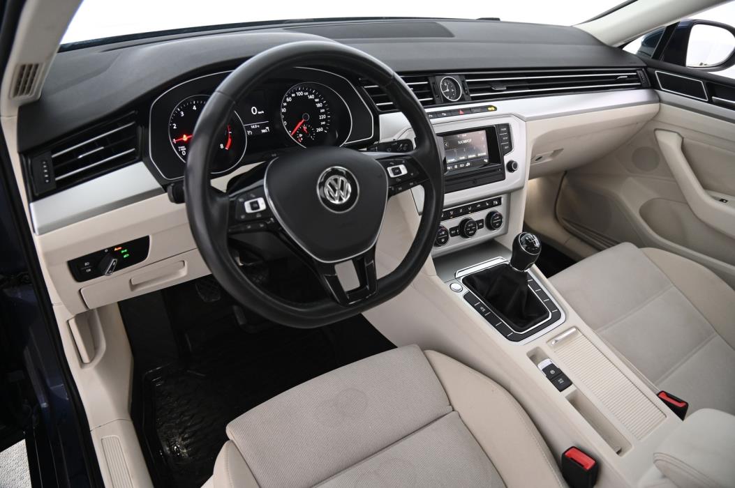 VOLKSWAGEN Passat 2017