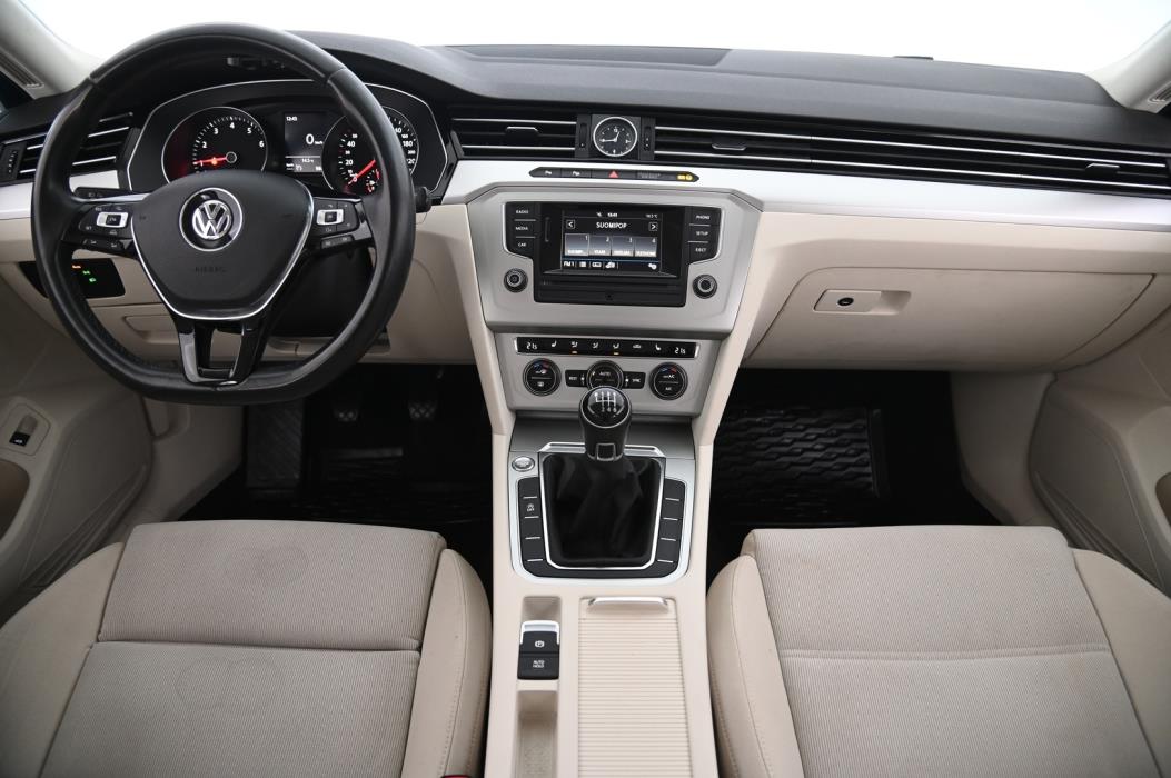 VOLKSWAGEN Passat 2017