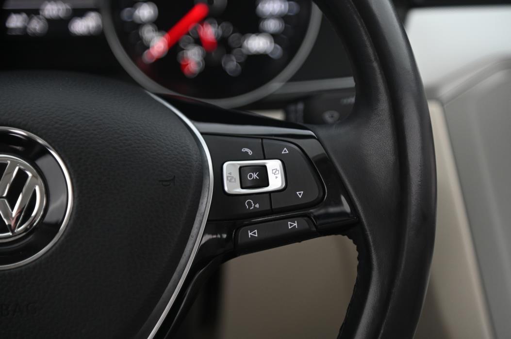 VOLKSWAGEN Passat 2017