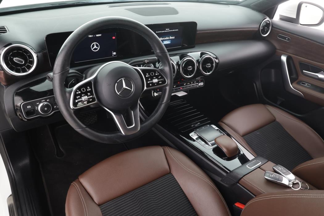 MERCEDES-BENZ A 2020