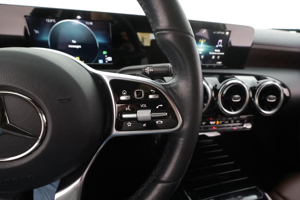 MERCEDES-BENZ A 2020