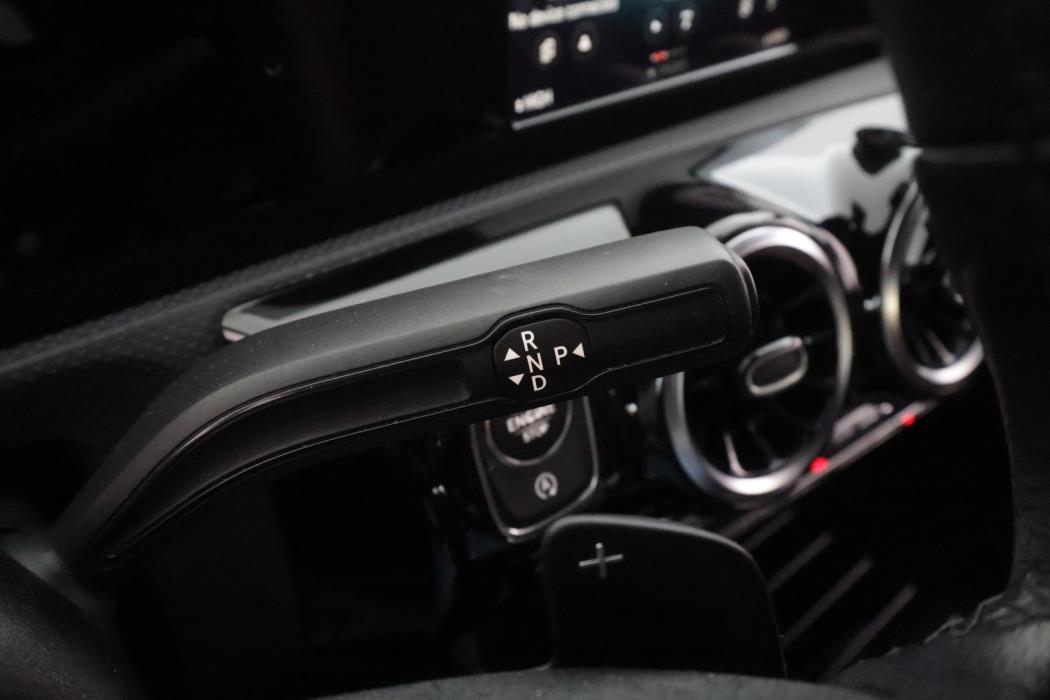 MERCEDES-BENZ A 2020