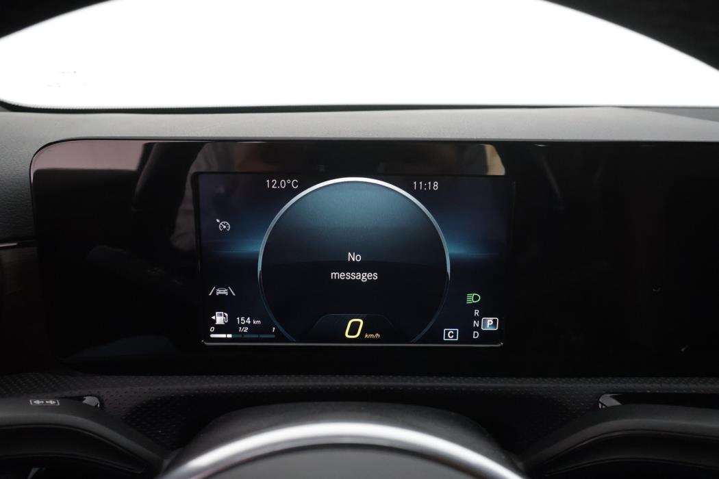 MERCEDES-BENZ A 2020