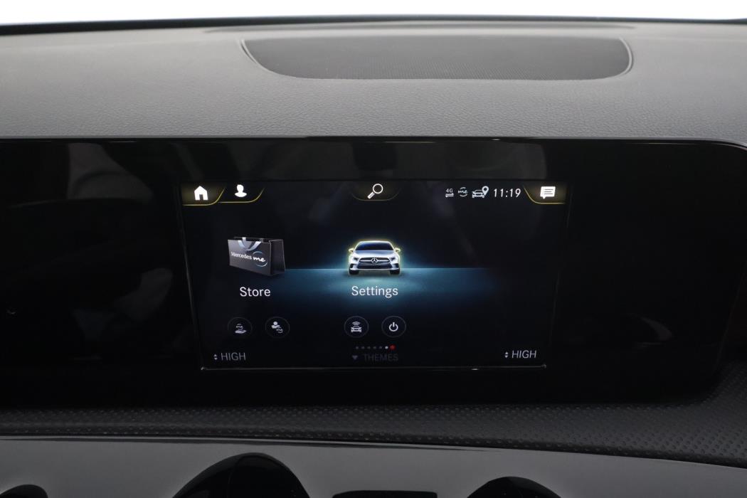 MERCEDES-BENZ A 2020