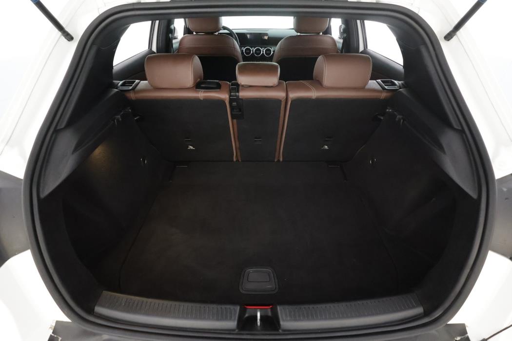 MERCEDES-BENZ A 2020