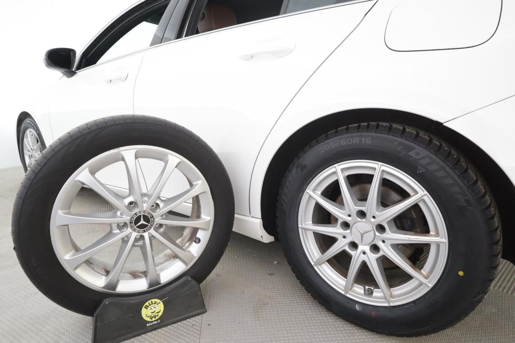 MERCEDES-BENZ A 2020