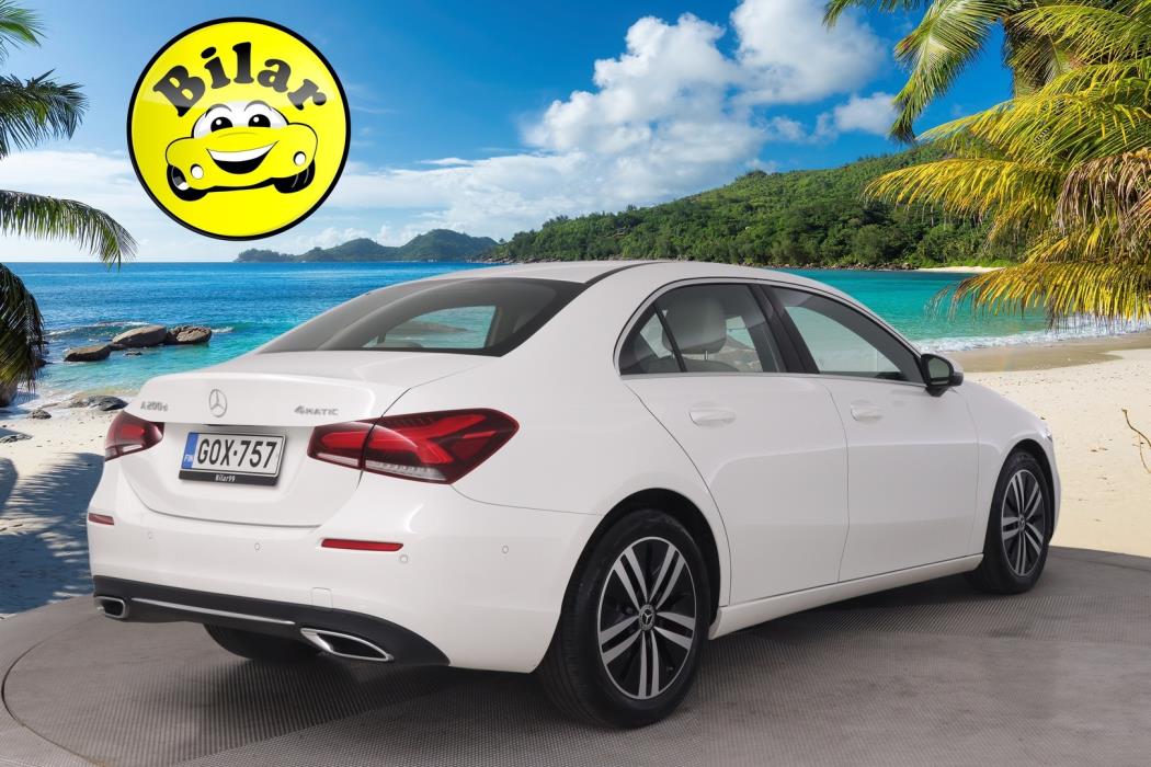 MERCEDES-BENZ A 2022