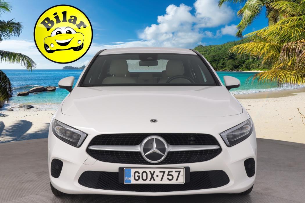 MERCEDES-BENZ A 2022