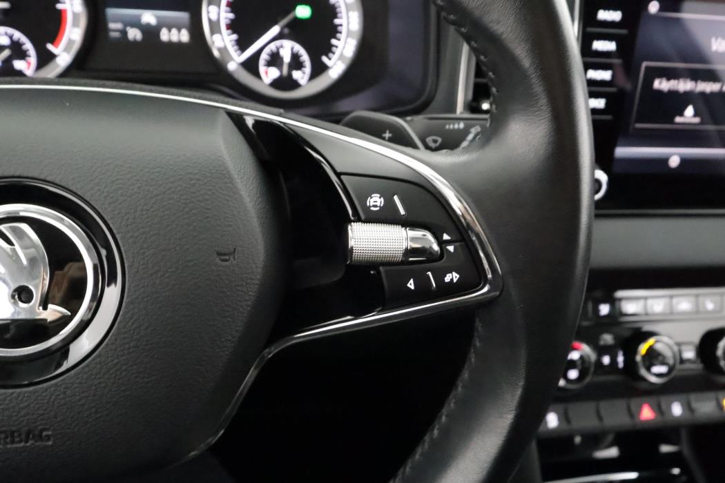 SKODA Karoq 2023