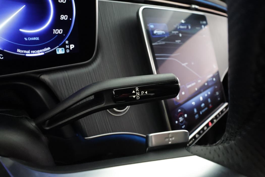 MERCEDES-BENZ EQE 2023