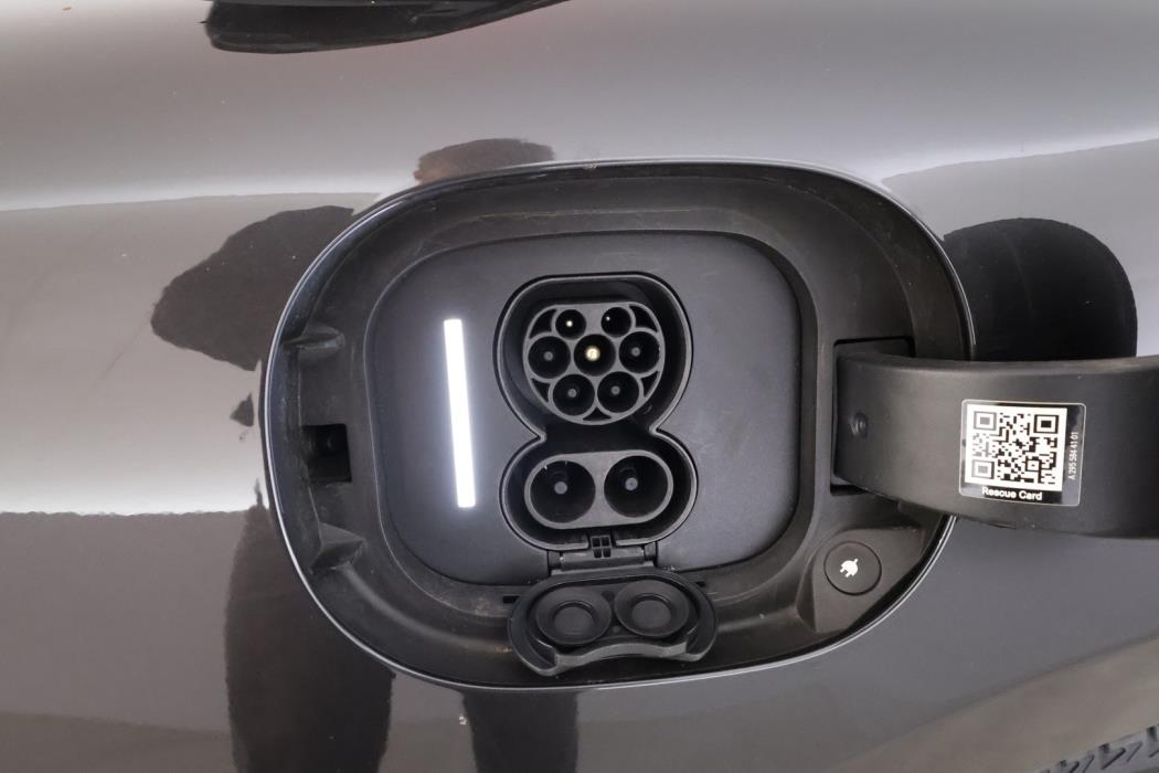 MERCEDES-BENZ EQE 2023