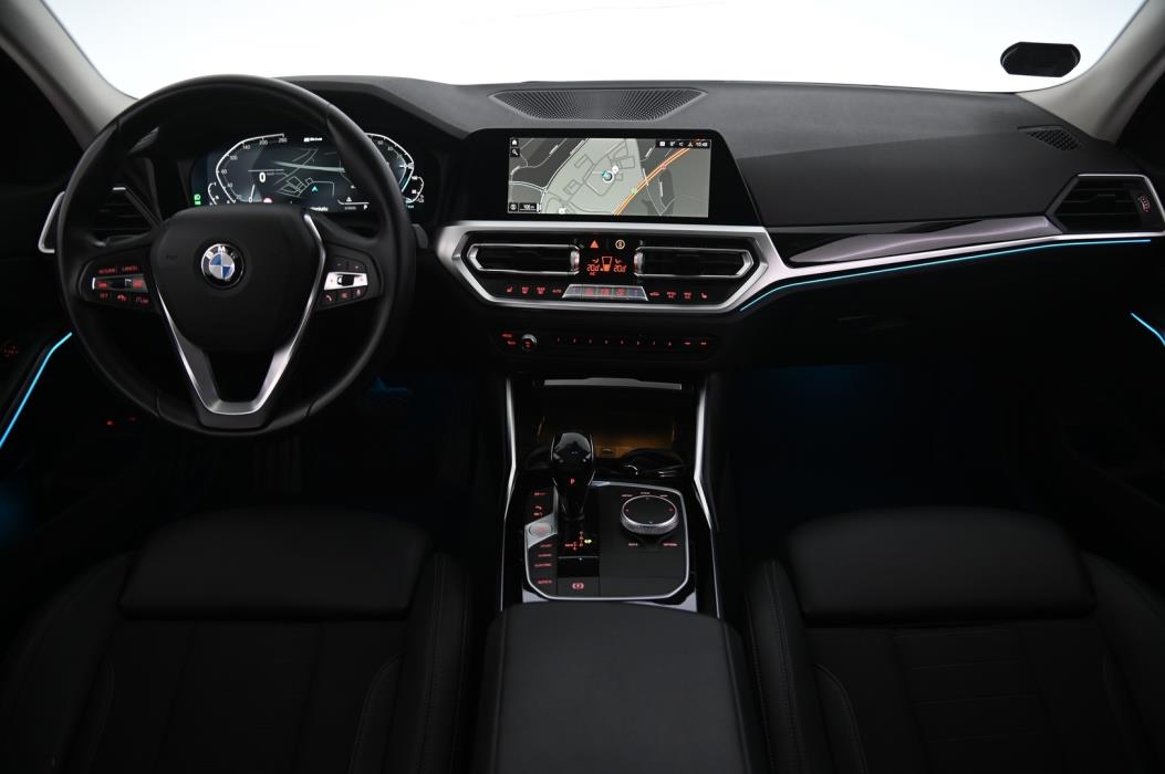 BMW 330 2021
