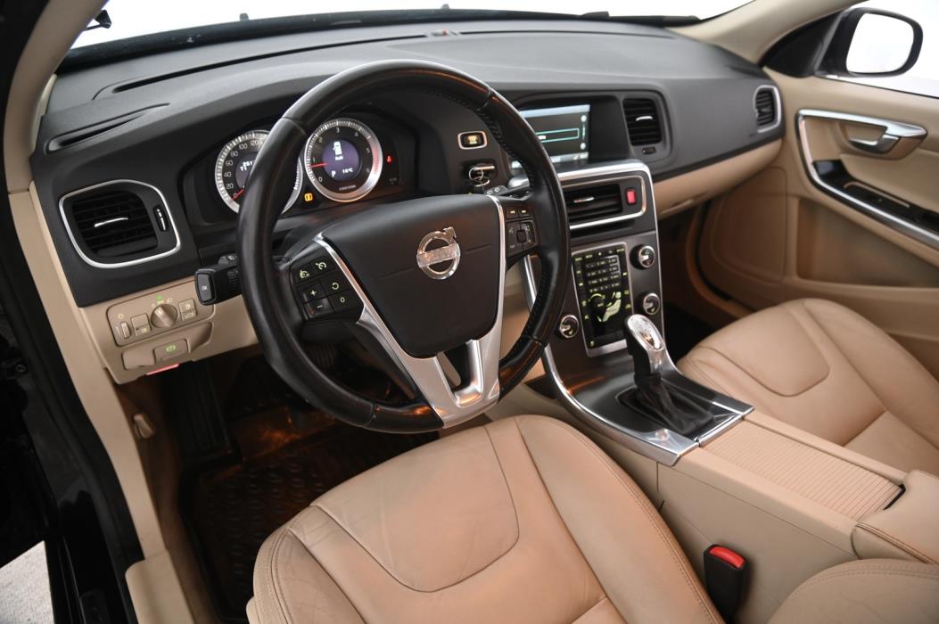 VOLVO V60 2013
