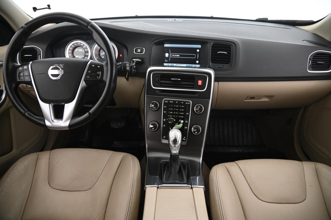 VOLVO V60 2013