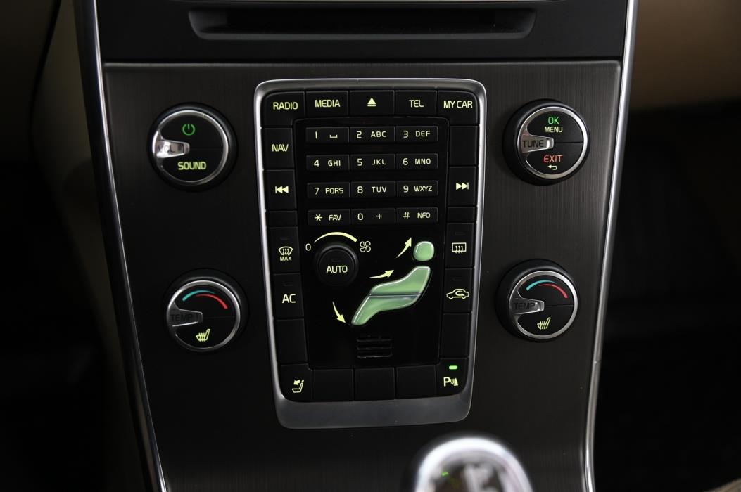VOLVO V60 2013