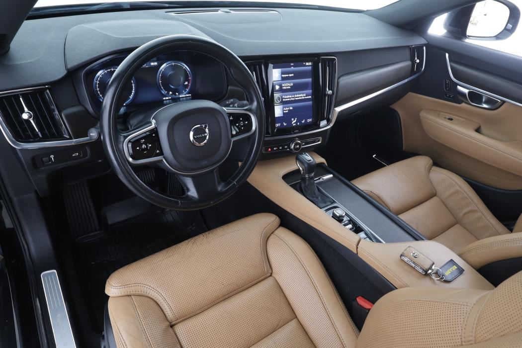 VOLVO V90 Cross Country 2018