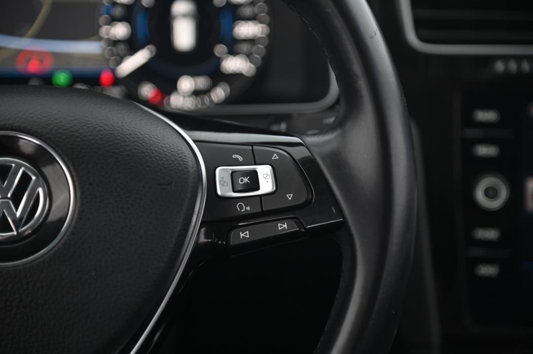 VOLKSWAGEN Golf 2018