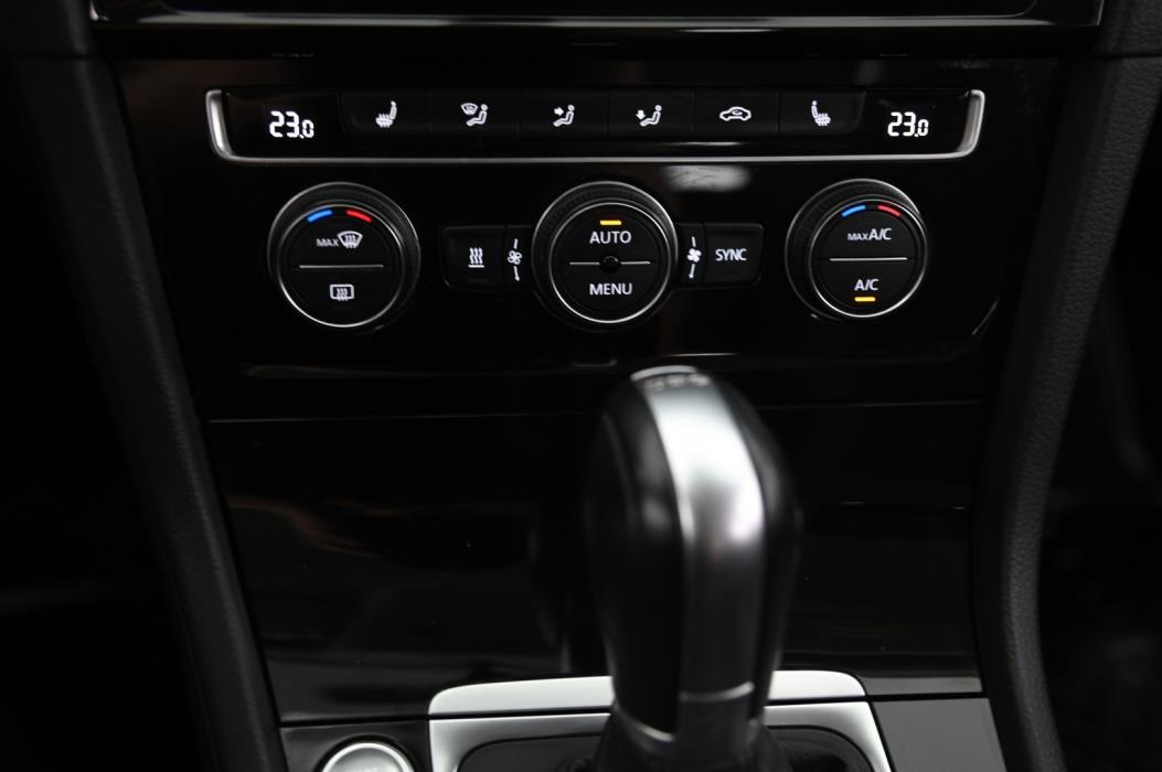 VOLKSWAGEN Golf 2018