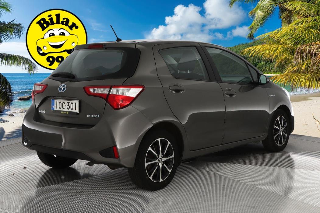 TOYOTA Yaris 2018