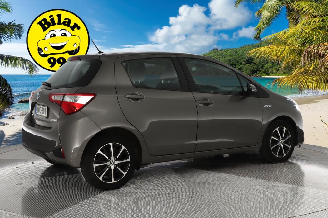 TOYOTA Yaris 2018