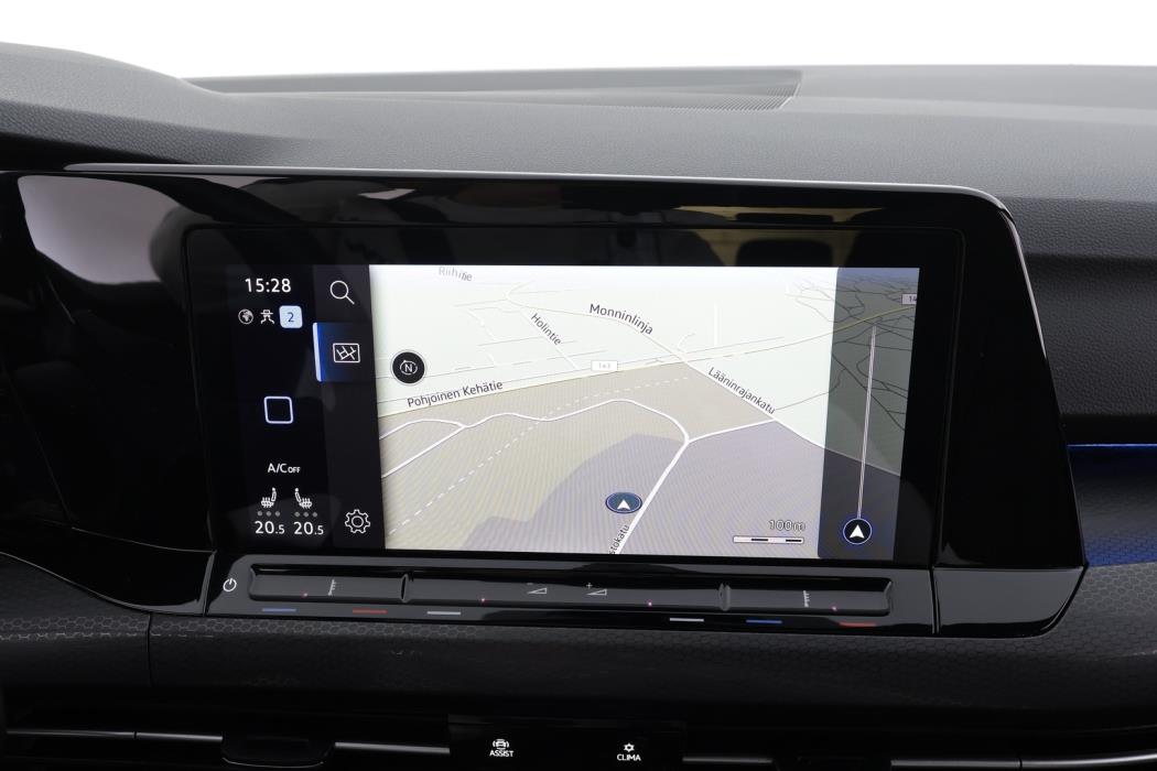 VOLKSWAGEN Golf 2023